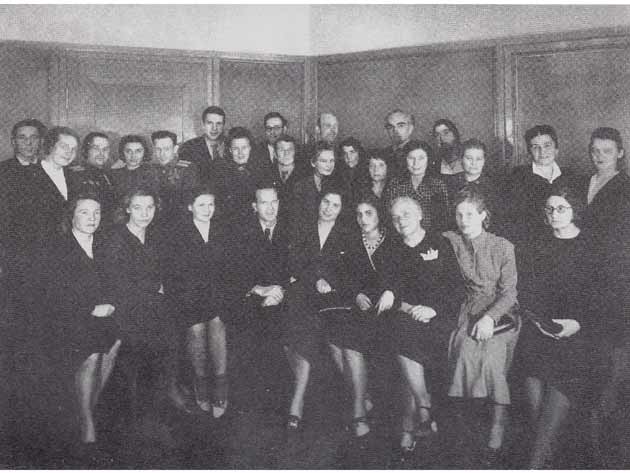 Mitarbeiter des SWA-Verlages (Foto aus dem Buch)