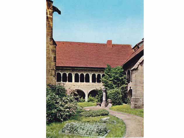Der Hildesheimer Dom. Blick auf den Kreuzgang
