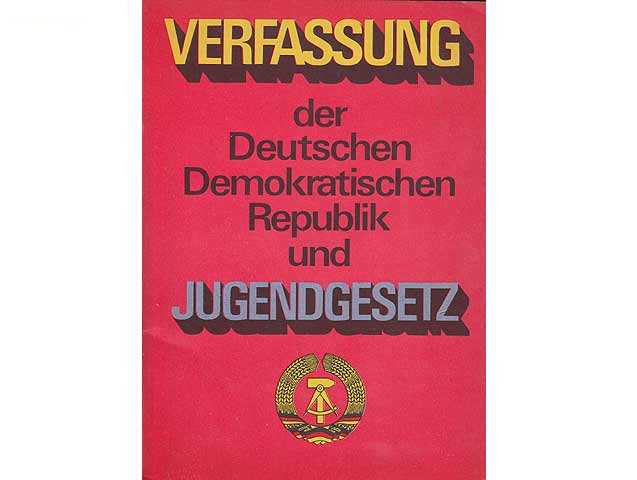 Konvolut "Verfassungen der DDR und ihre Entstehung/Vorläufer". 14 Titel. 