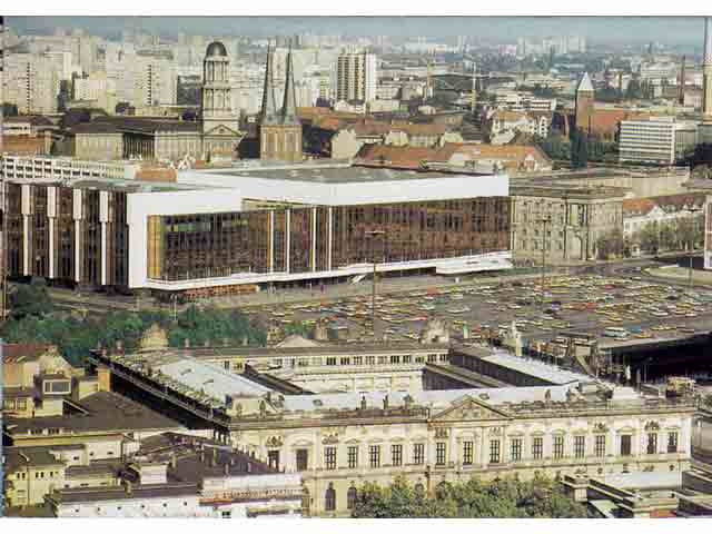 Museum für Deutsche Geschichte Berlin. Leporello. 10 farbige Fotos. Text in Deutsch, Russisch, Englisch und Französisch
